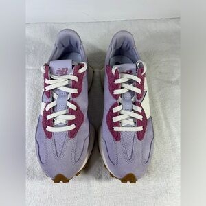 New Balance Women's 327 Sneaker, Size 7.5